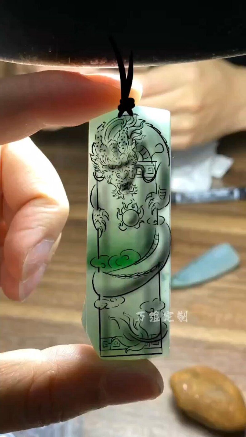 翡翠定制:走进高端艺术品的殿堂